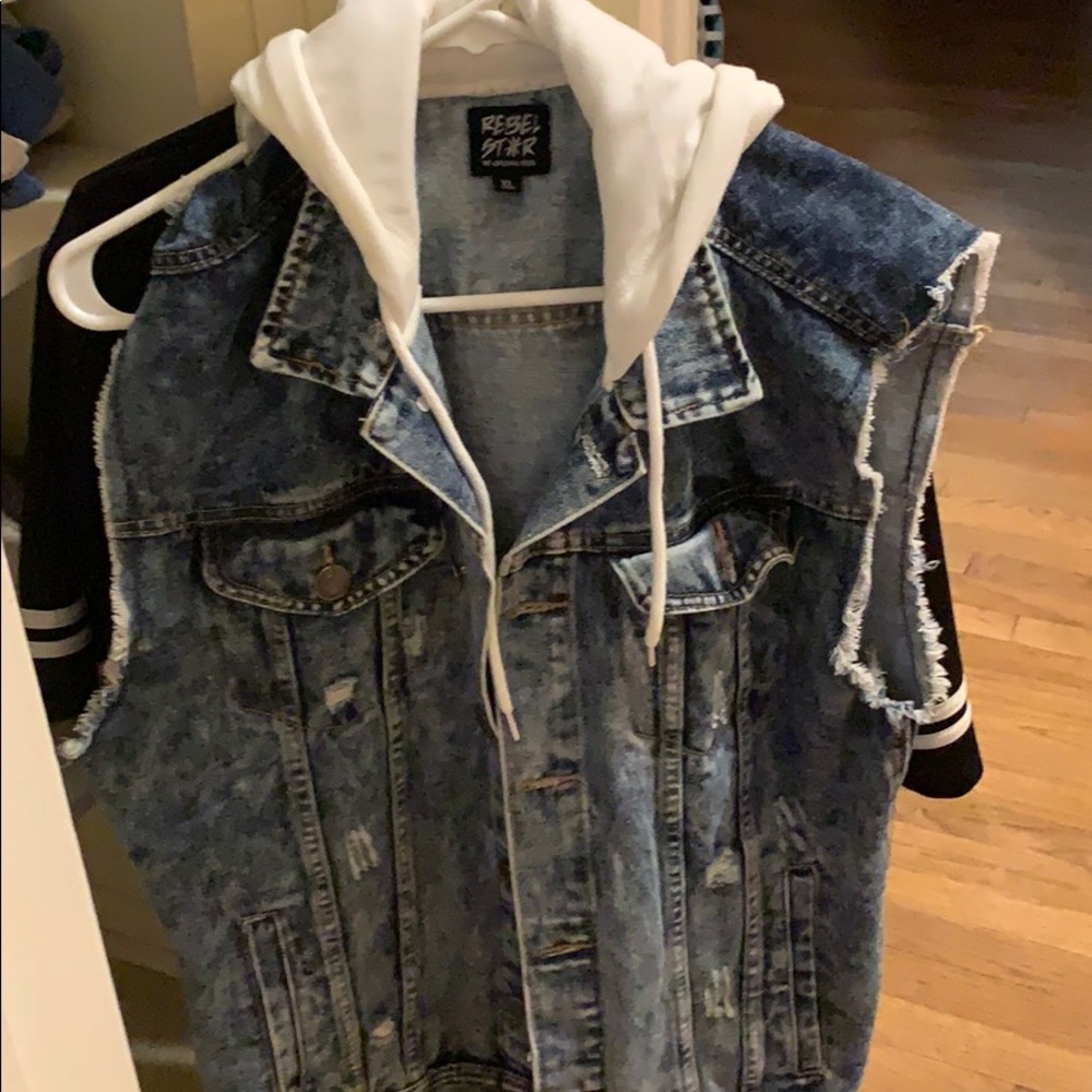 Cut off jean jacket